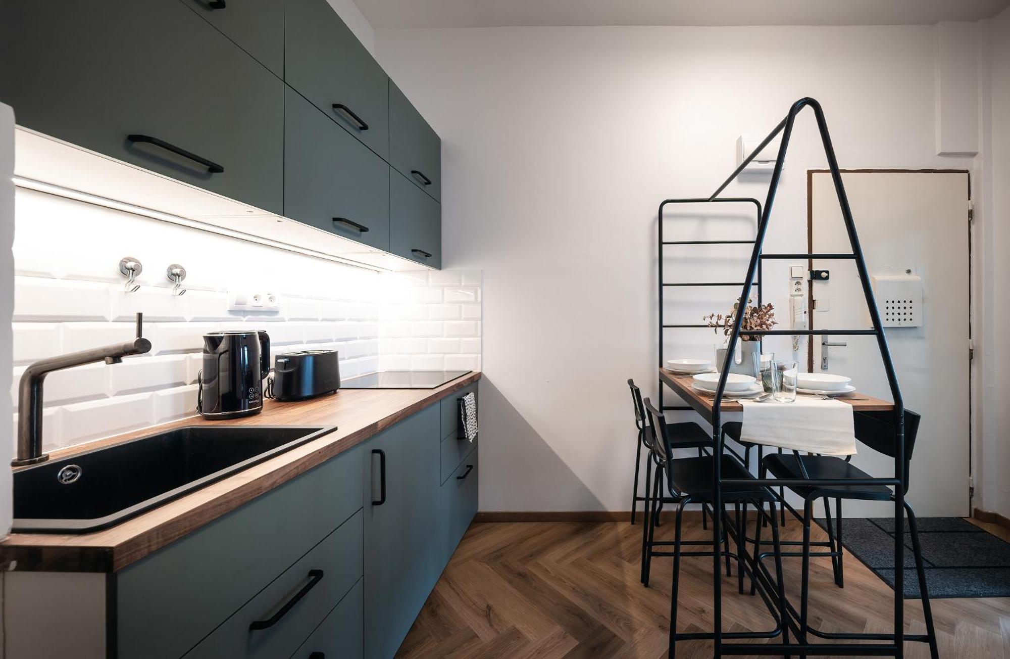 2br 1,5bath Chic Near Wenceslas Square Apartment Prague